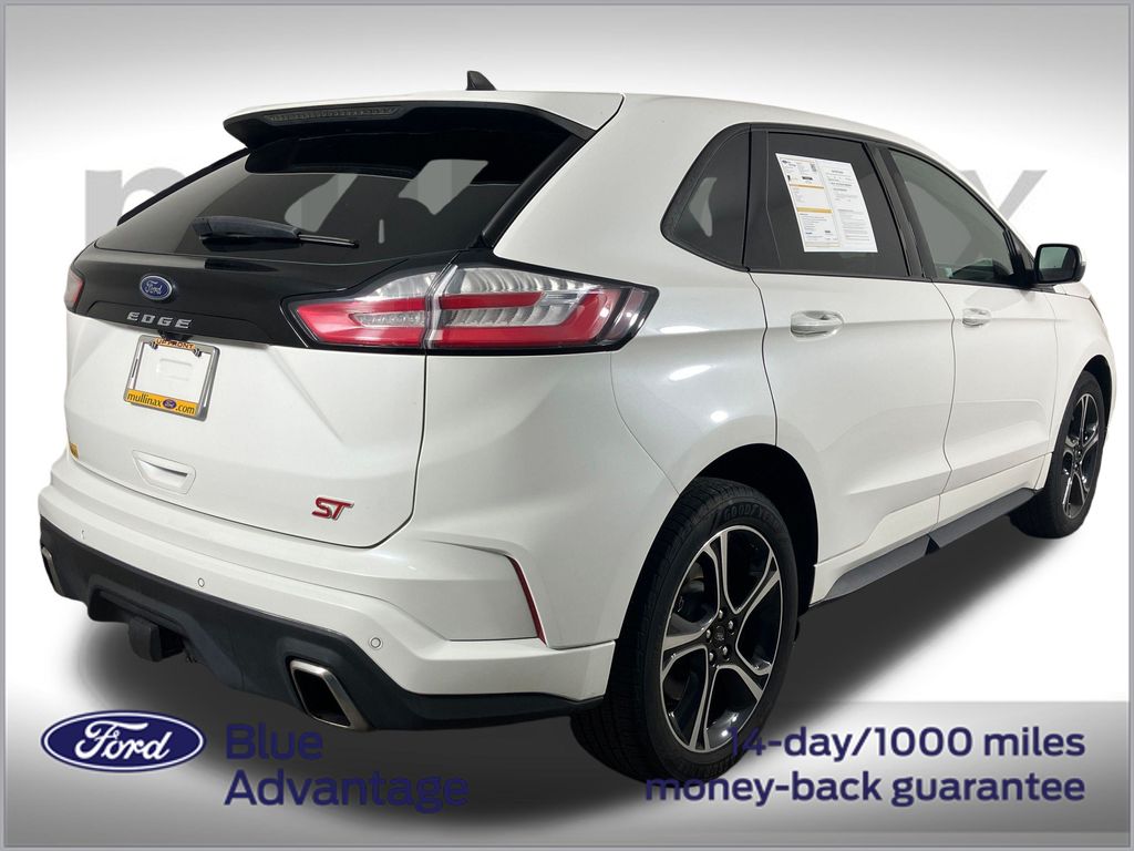 2021 Ford Edge ST photo 3
