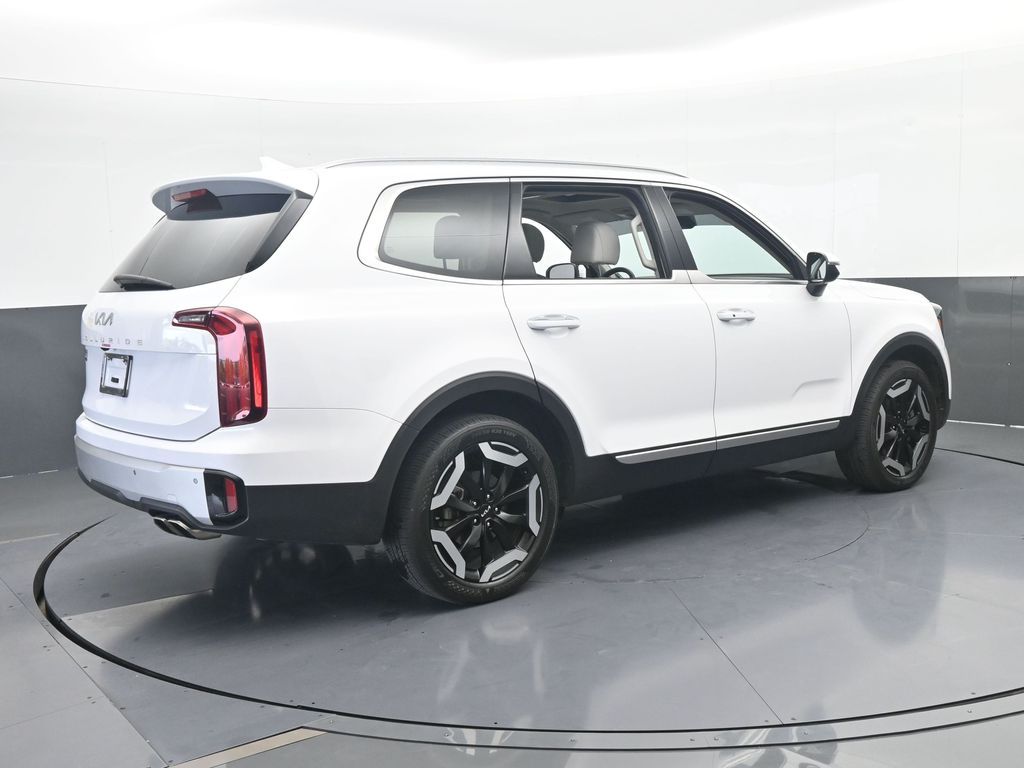 Used 2024 Glacial White Pearl Kia S image 6