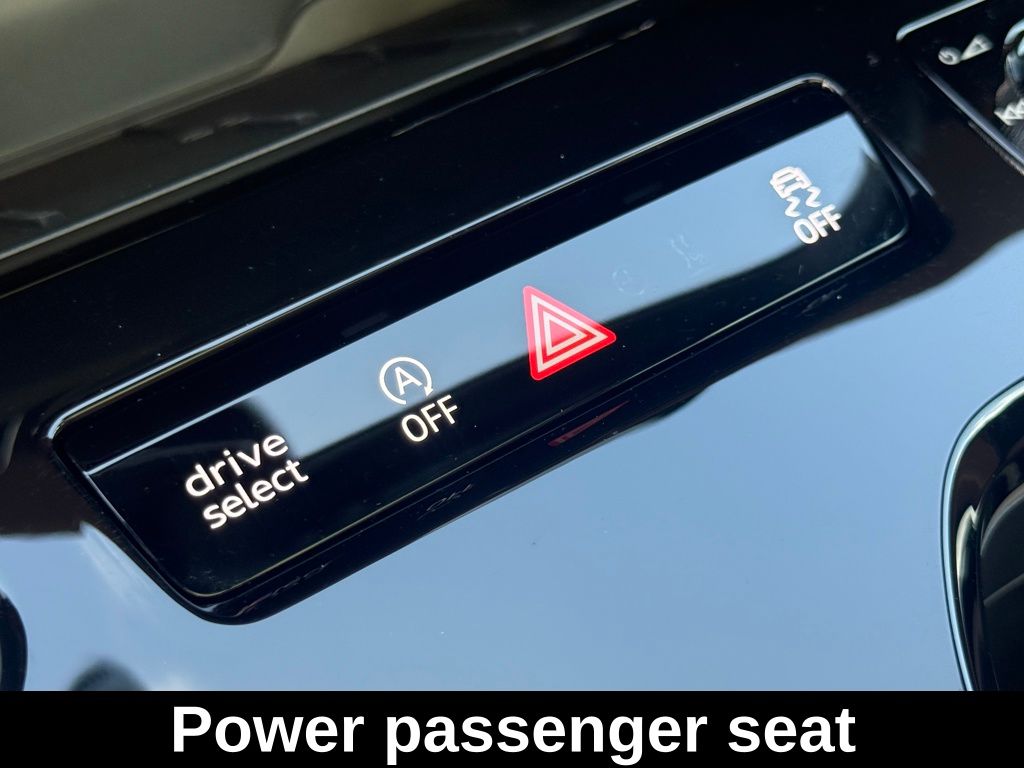 New 2025 White Audi 2.0T Premium image 27