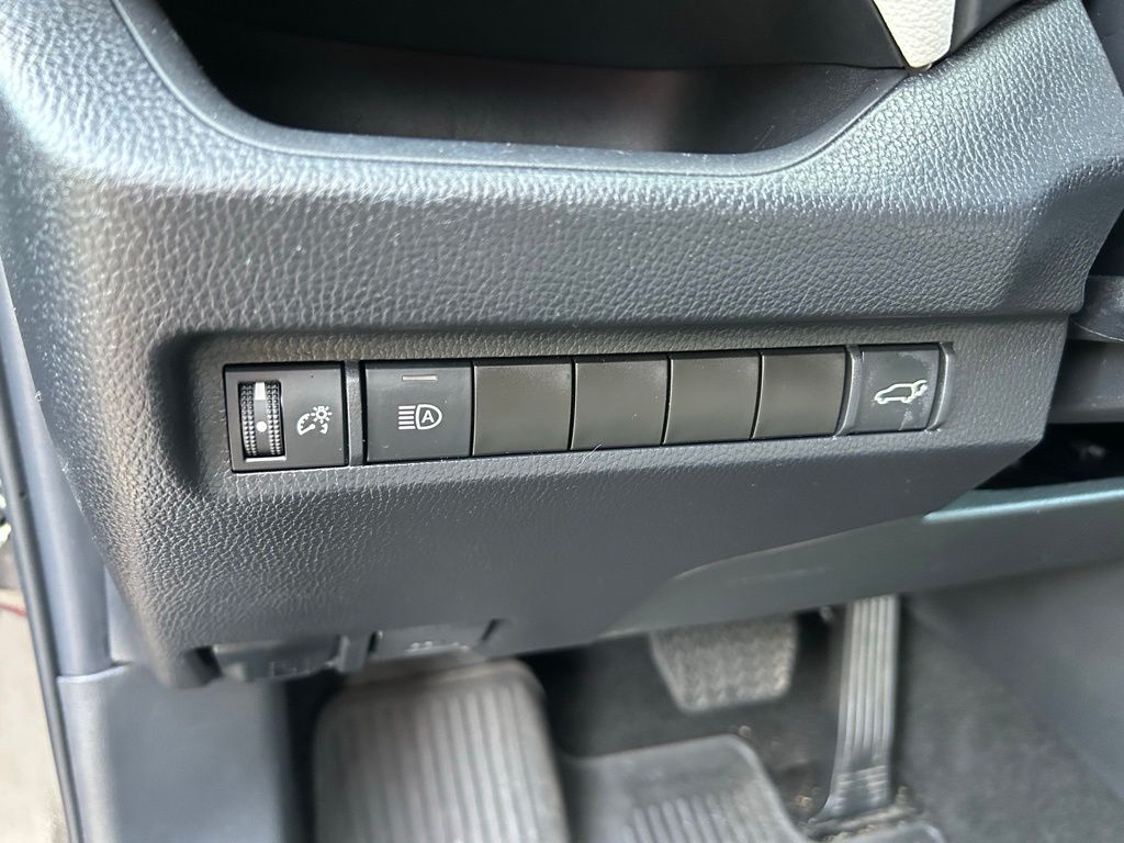 Thumbnail: 2023 Toyota RAV4 - 18