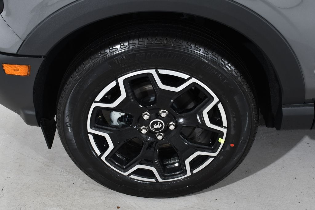 New 2025 Gray Ford Outer Banks image 24