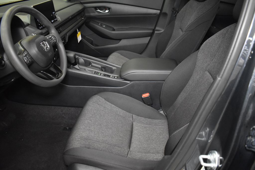 2025 Honda Accord LX 19