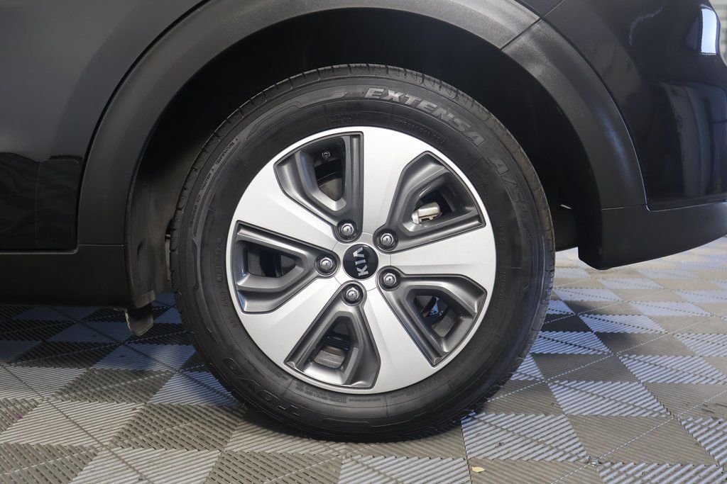 2019 Kia Niro LX 16