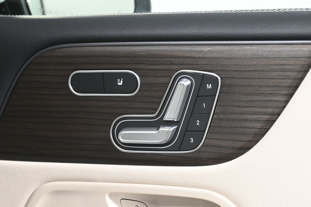 Thumbnail: 2026 Mercedes-Benz GLB - 27