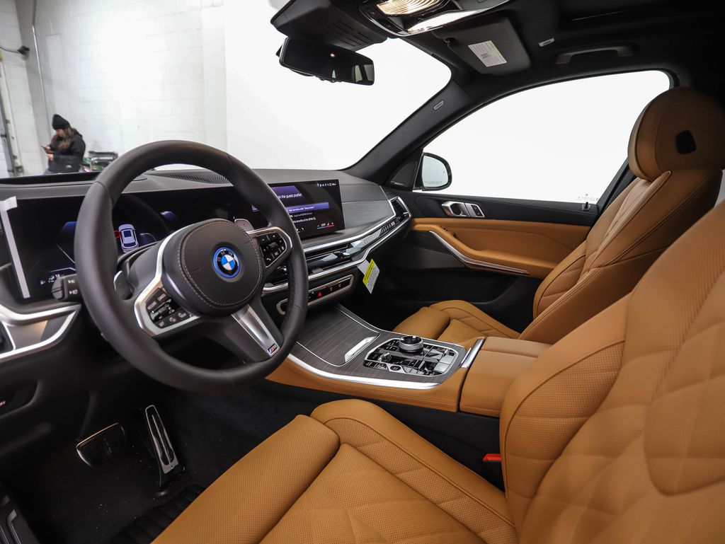 Thumbnail: 2026 BMW X5 - 10