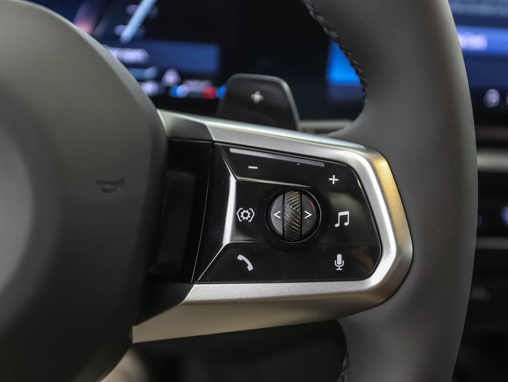 Thumbnail: 2026 BMW 5 Series - 14