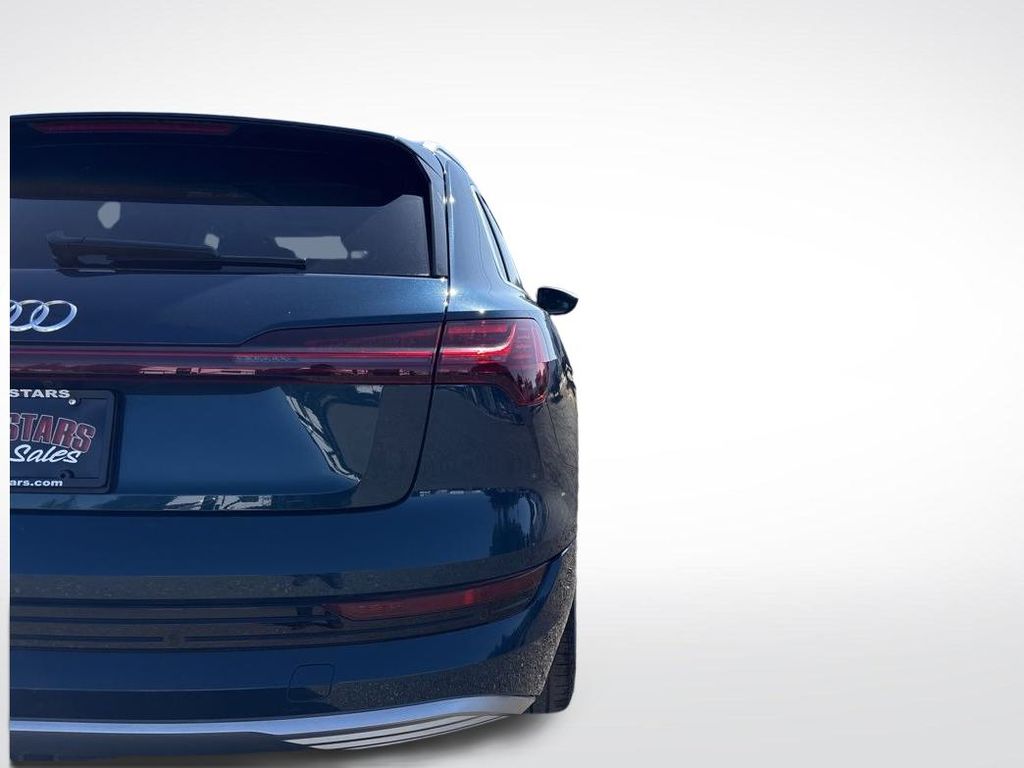 2019 Galaxy Blue Metallic Audi e-tron Prestige AWD SUV