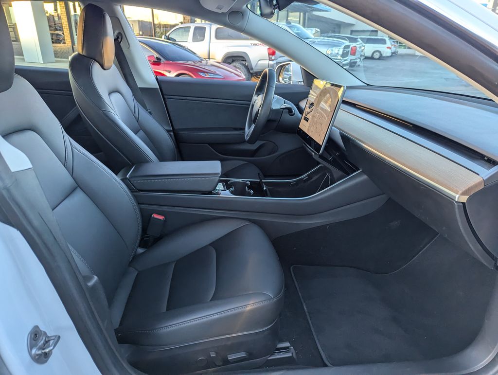 2019 Tesla Model 3 Standard Range Plus 31