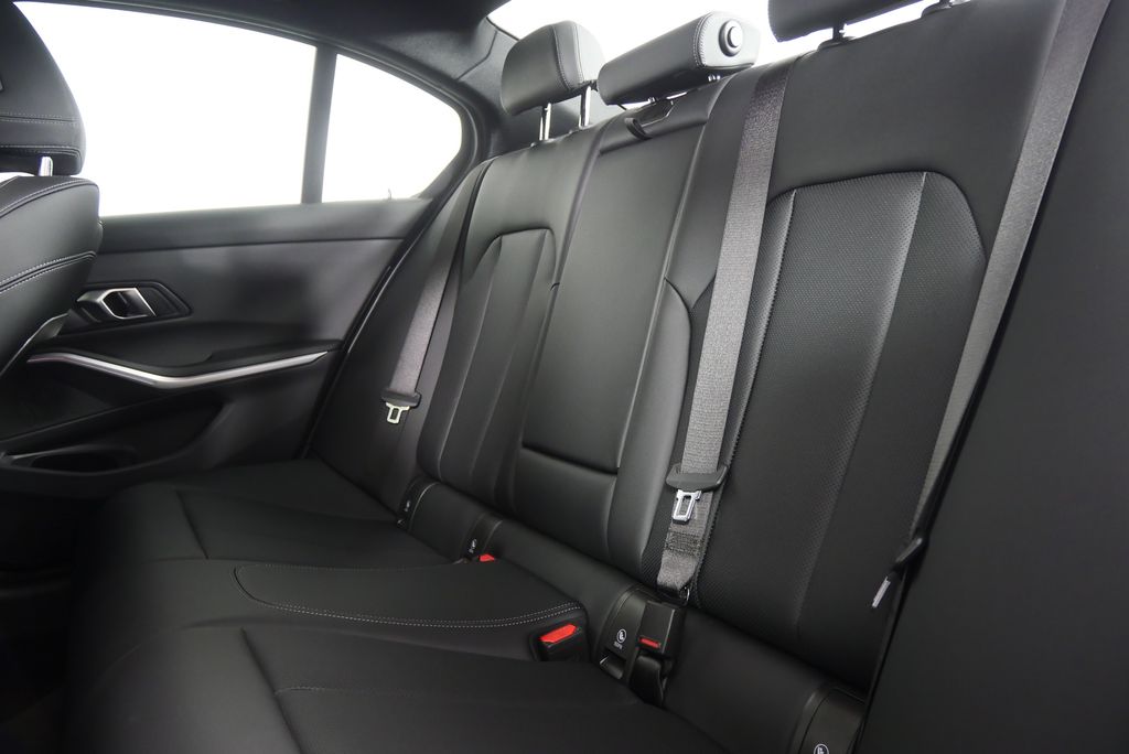 2024 BMW 3 Series 330i 15