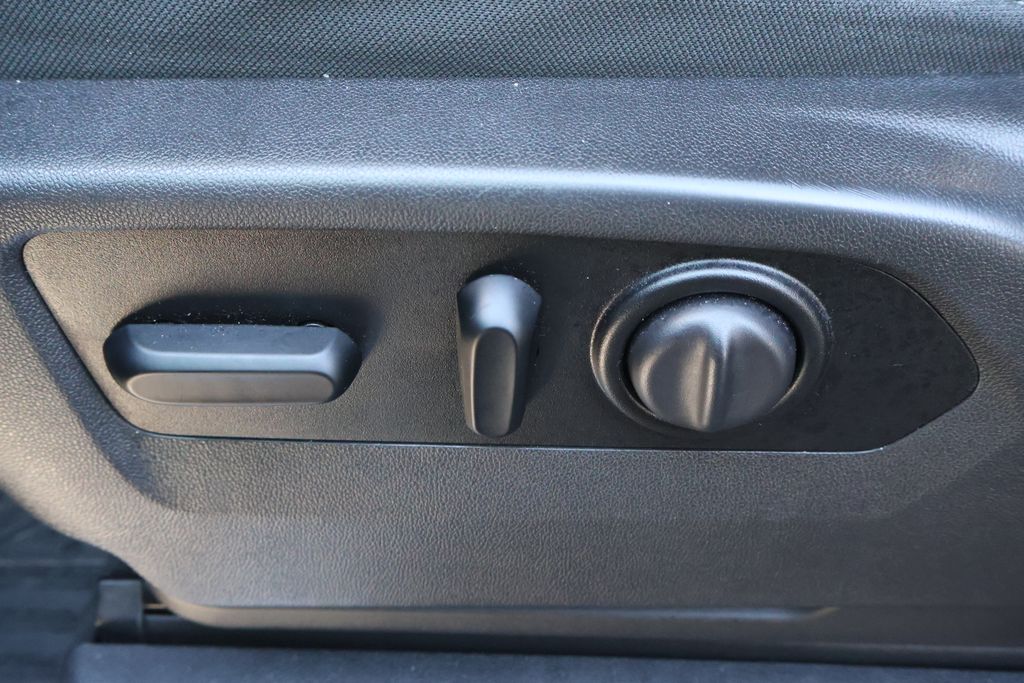 Thumbnail: 2021 Chevrolet Silverado 1500 - 12