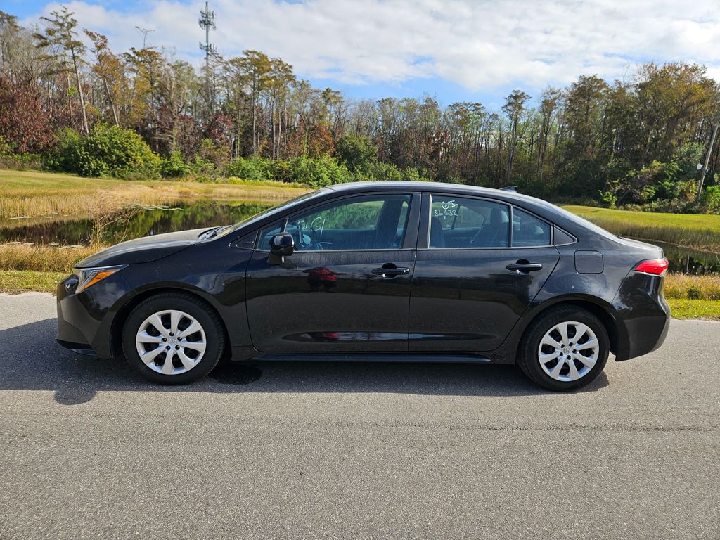 2021 Toyota Corolla LE 2