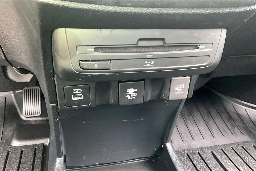 Used 2023 Honda Odyssey Van