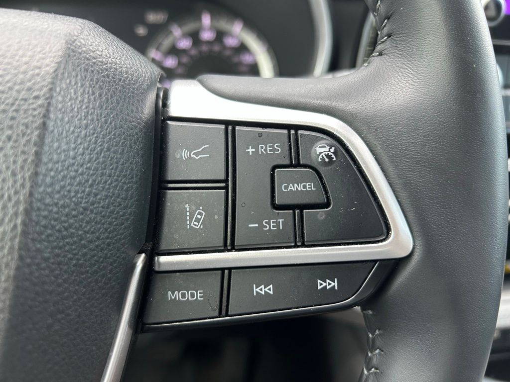 Thumbnail: 2023 Toyota Highlander - 26