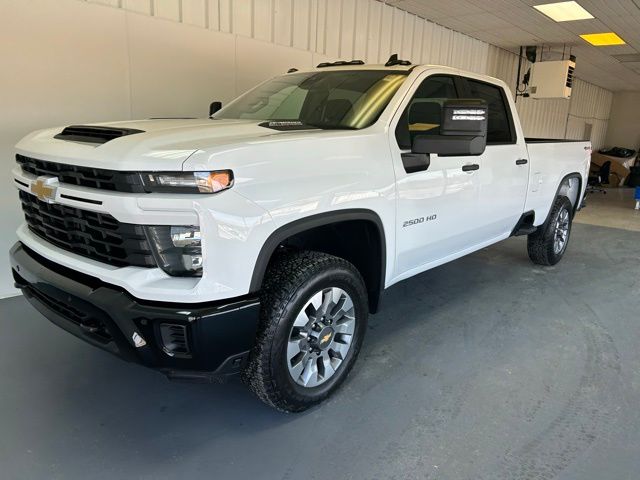 2026 Chevrolet Silverado 2500HD Custom - Image 4