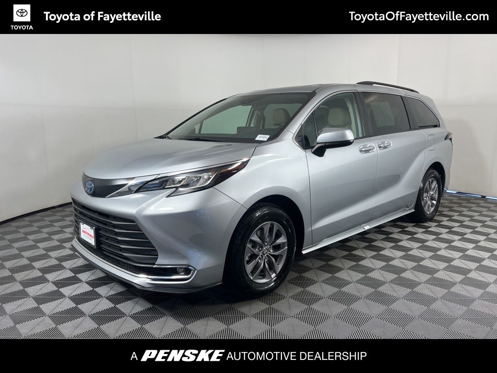 2023 Toyota Sienna XLE -
                  Fayetteville, AR