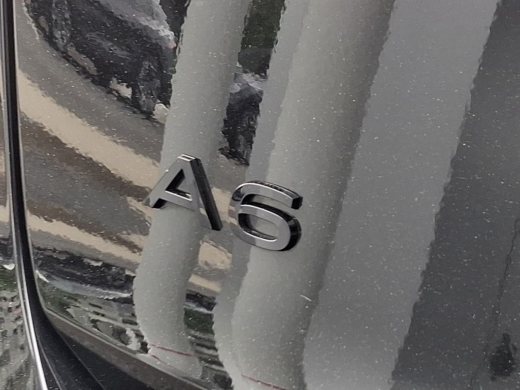 Thumbnail: 2025 Audi e-tron S - 31