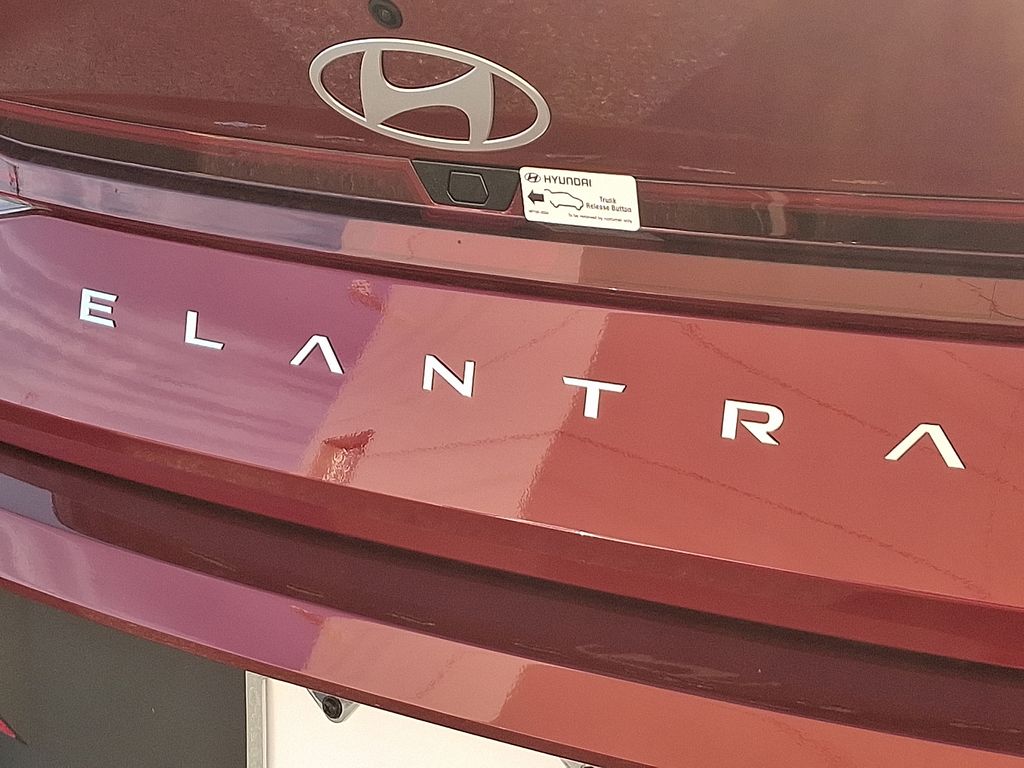 Thumbnail: 2025 Hyundai Elantra - 11