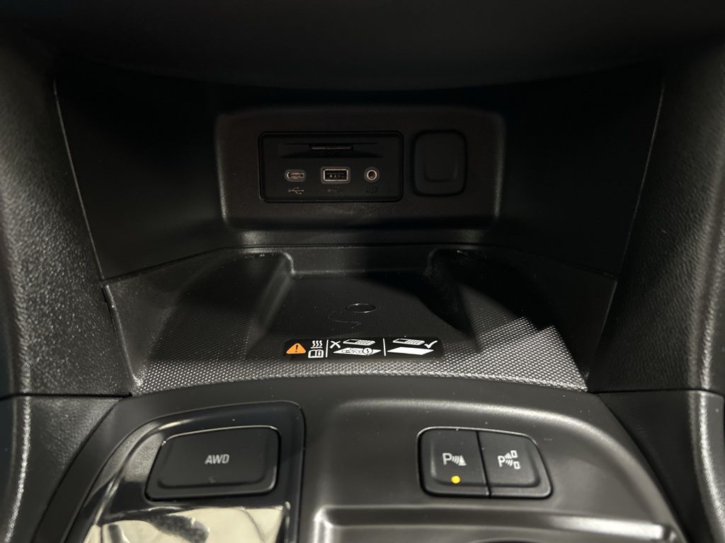 used 2024 Chevrolet Equinox car, priced at $27,938