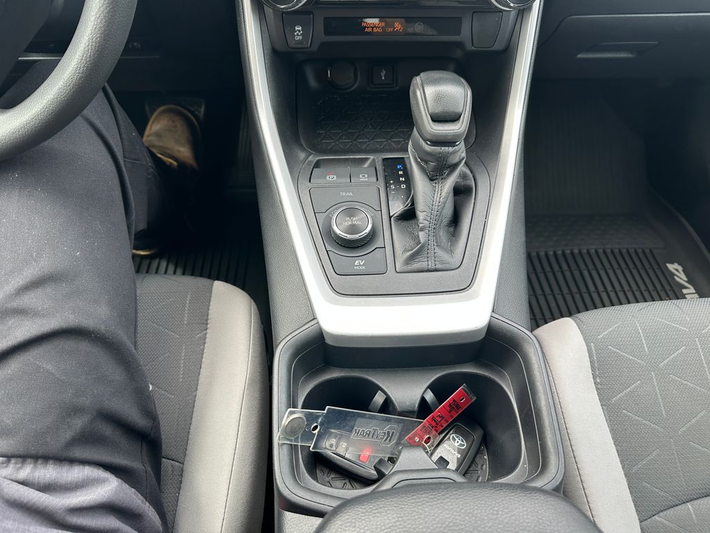 2020 Toyota RAV4 Hybrid XLE