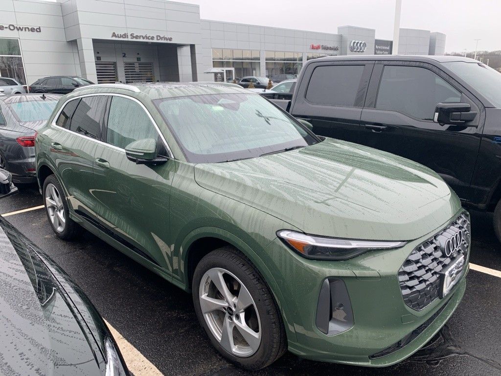 Thumbnail: 2025 Audi Q5 - 3