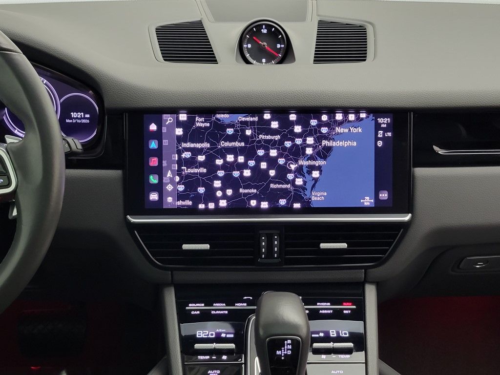 Thumbnail: 2022 Porsche Cayenne - 17