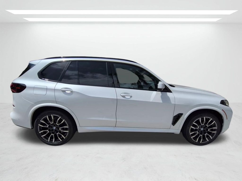 New 2026 White BMW xDrive40i image 3