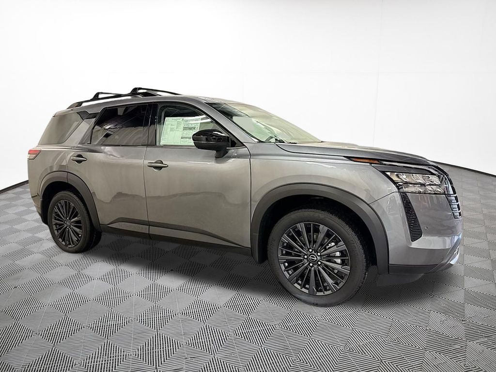 View vehicle photo 4