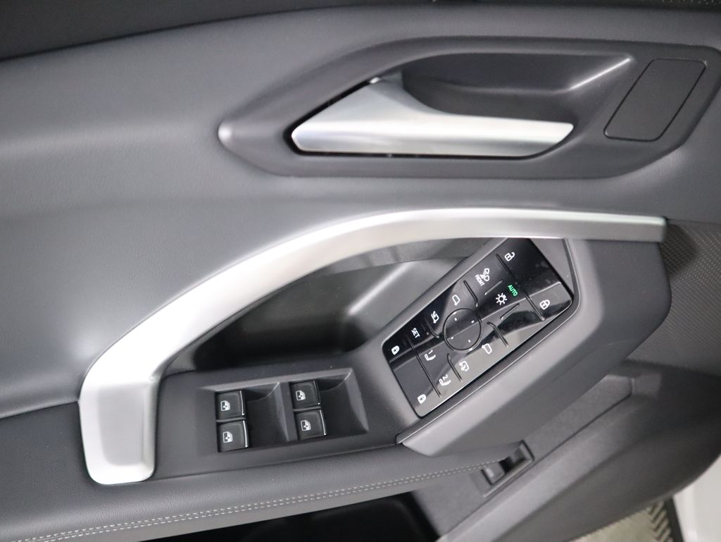 Thumbnail: 2025 Audi Q5 - 25