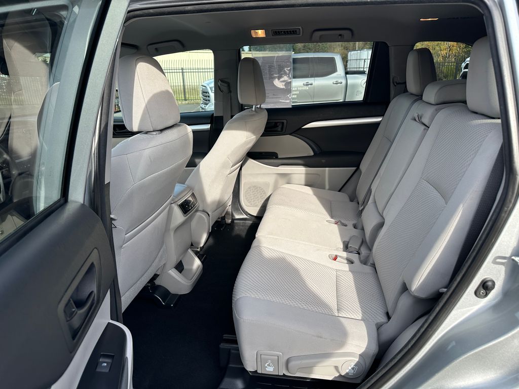 2018 Toyota Highlander LE