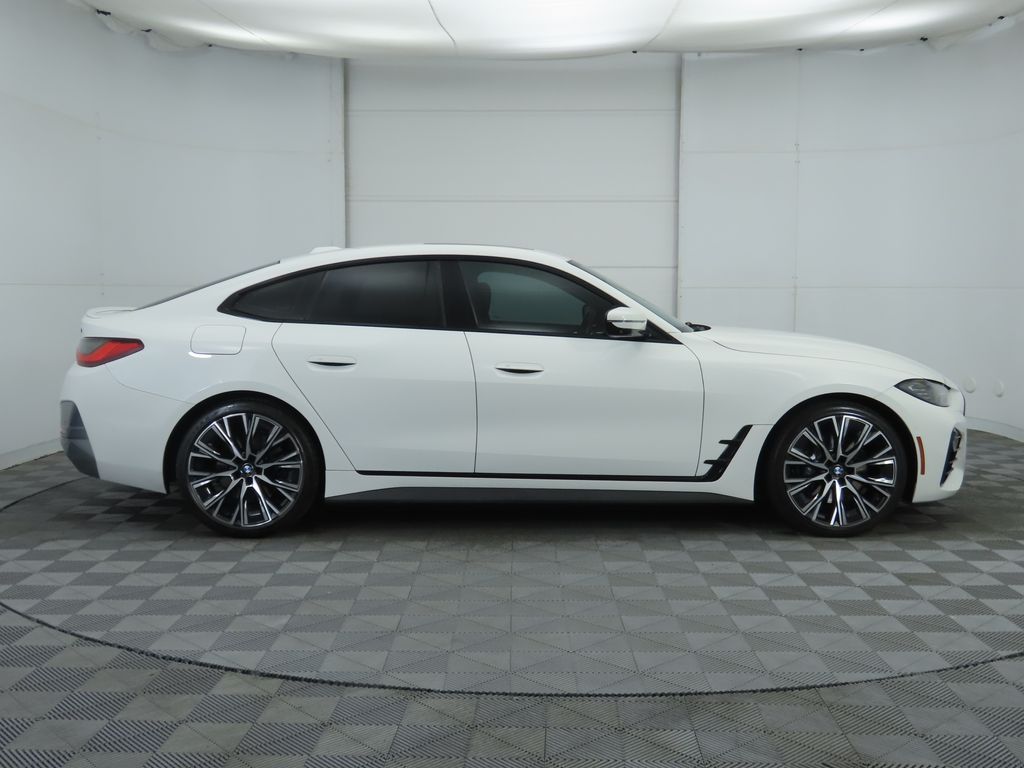 Thumbnail: 2022 BMW 4 Series - 4