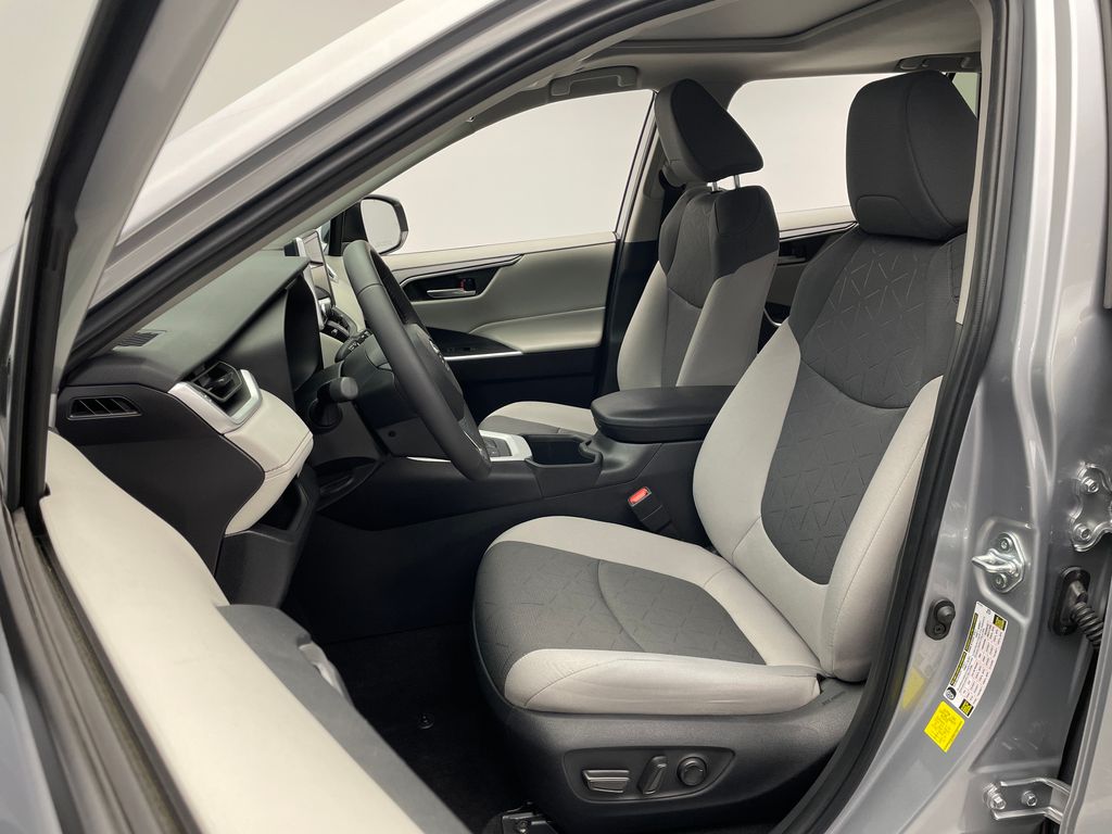 2023 Toyota RAV4 XLE 13