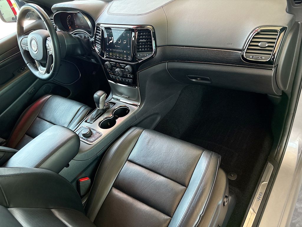 Thumbnail: 2020 Jeep Grand Cherokee - 17