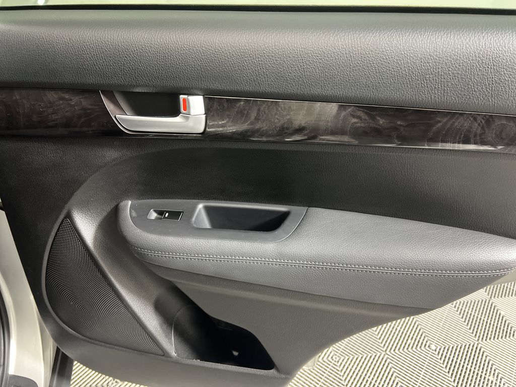 used 2014 Kia Sorento car, priced at $7,995