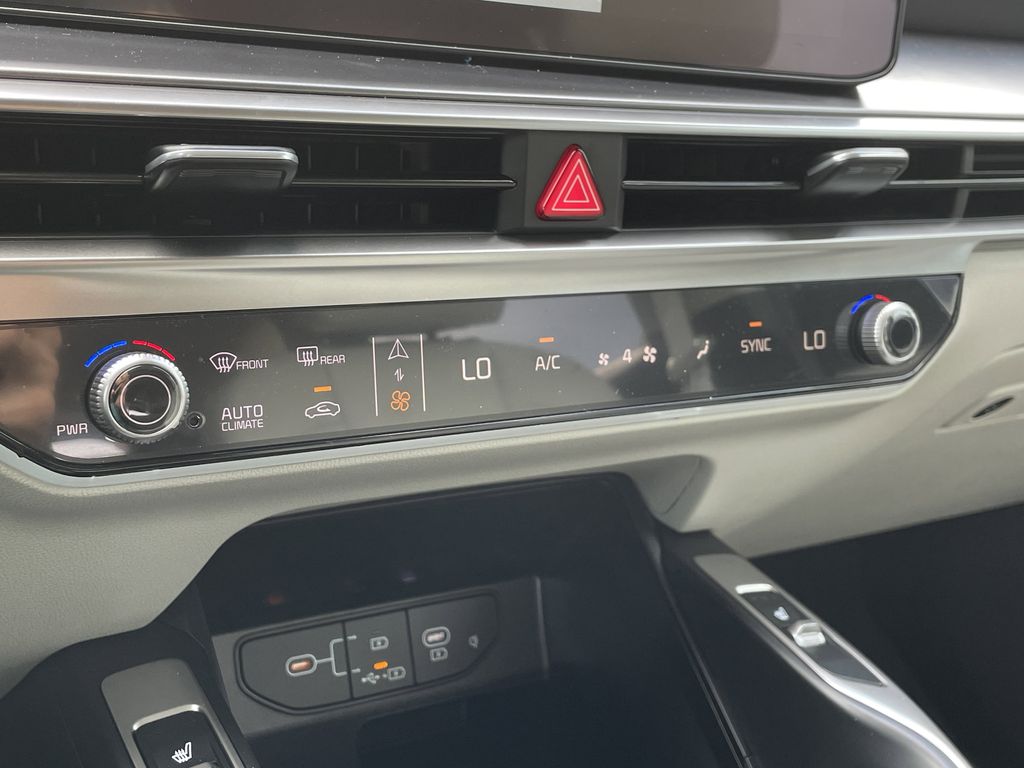 new 2026 Kia Sorento car, priced at $32,156