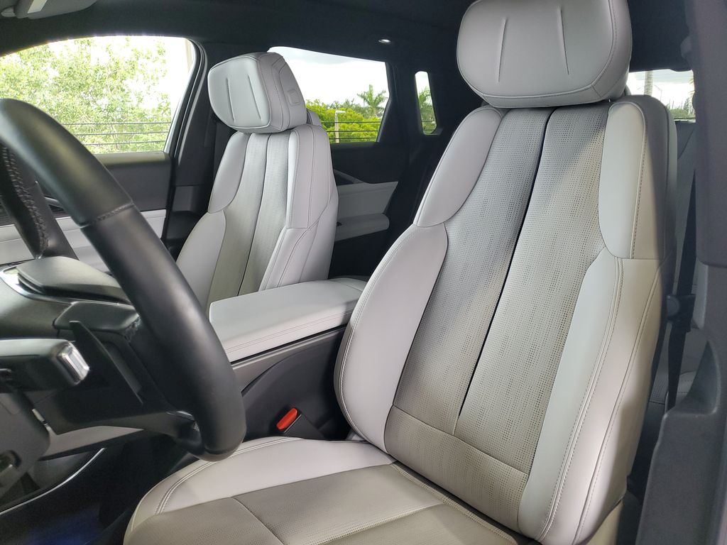 2024 Cadillac LYRIQ Luxury 1 - Photo 18