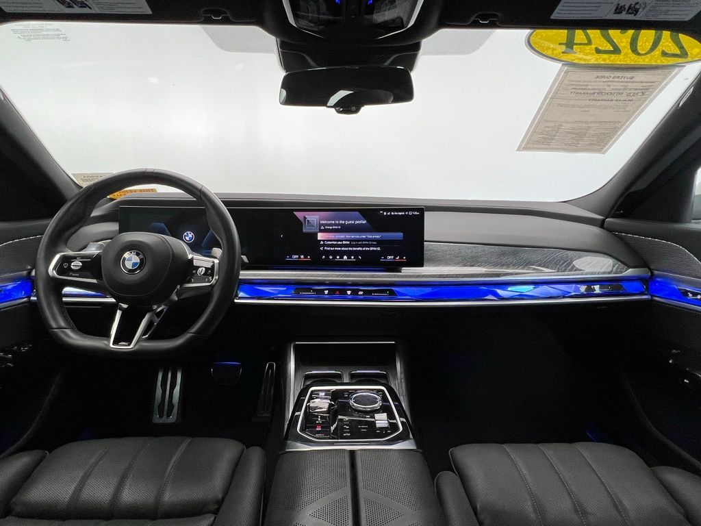 Thumbnail: 2024 BMW 7 Series - 32