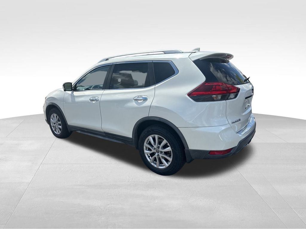 2018 Pearl White Nissan Rogue SV FWD SUV