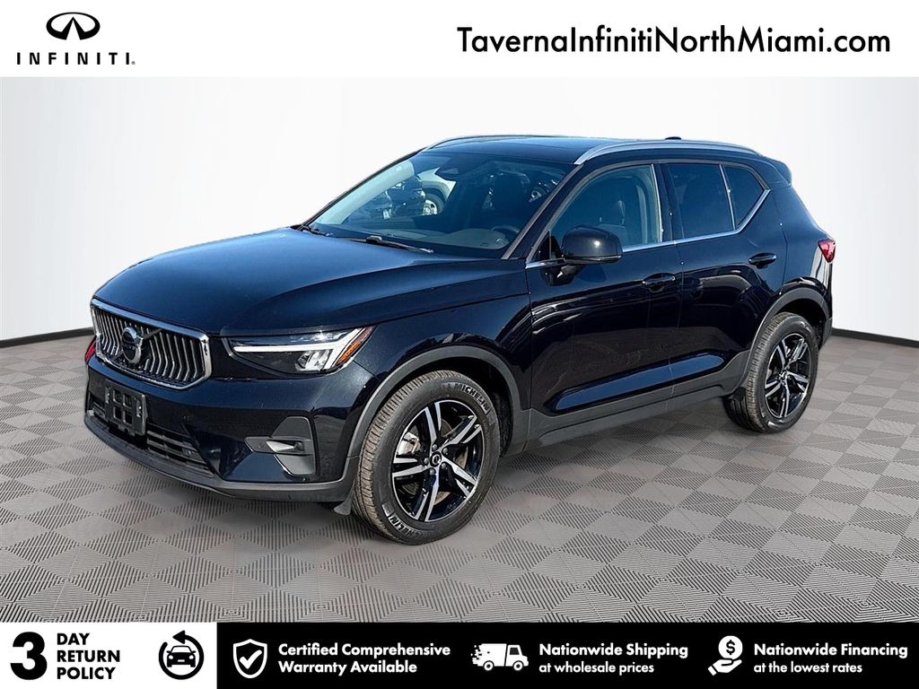 2023 Volvo XC40 B5 Plus Bright Theme AWD
