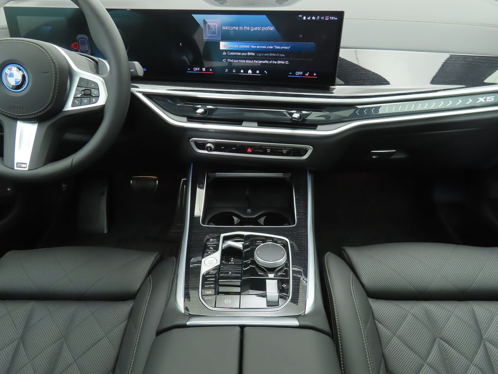 Thumbnail: 2026 BMW X5 - 13