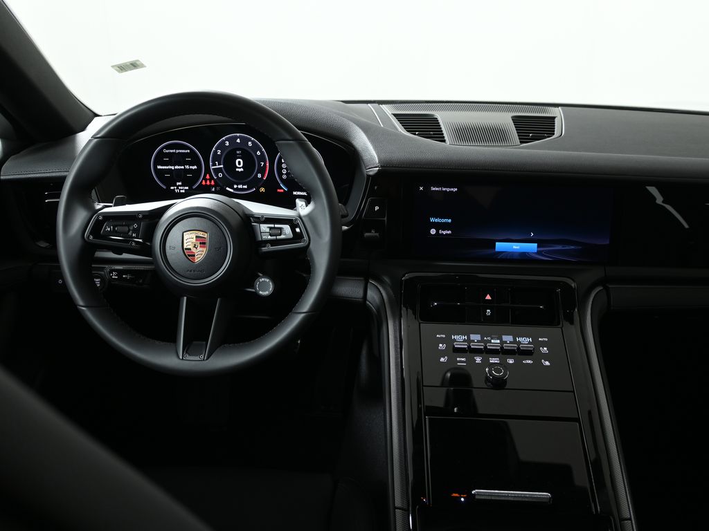 Thumbnail: 2026 Porsche Panamera - 17