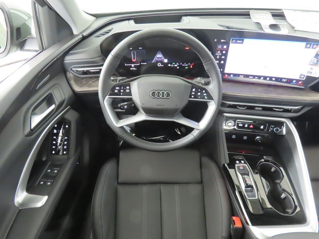 Thumbnail: 2025 Audi Q5 - 12