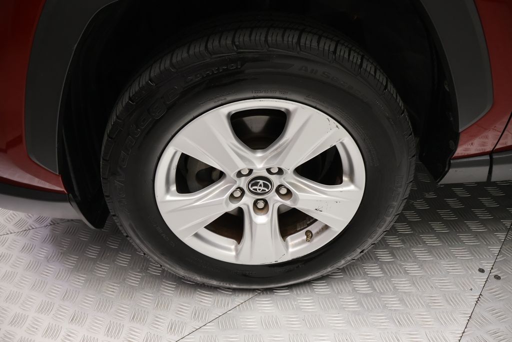 Thumbnail: 2019 Toyota RAV4 - 4