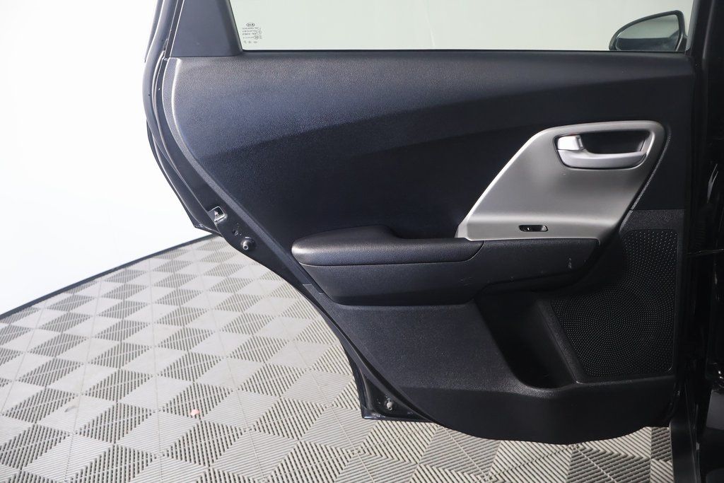 2019 Kia Niro LX 13