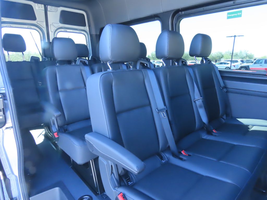 Thumbnail: 2025 Mercedes-Benz Sprinter - 21