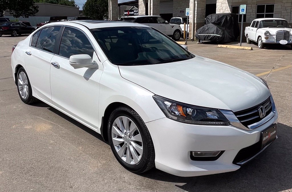 2013 Honda Accord EX-L White at Emmons Autoplex