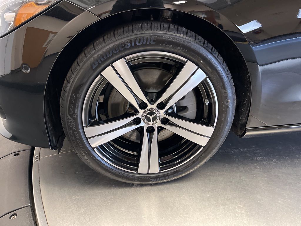 Thumbnail: 2025 Mercedes-Benz C-Class - 10