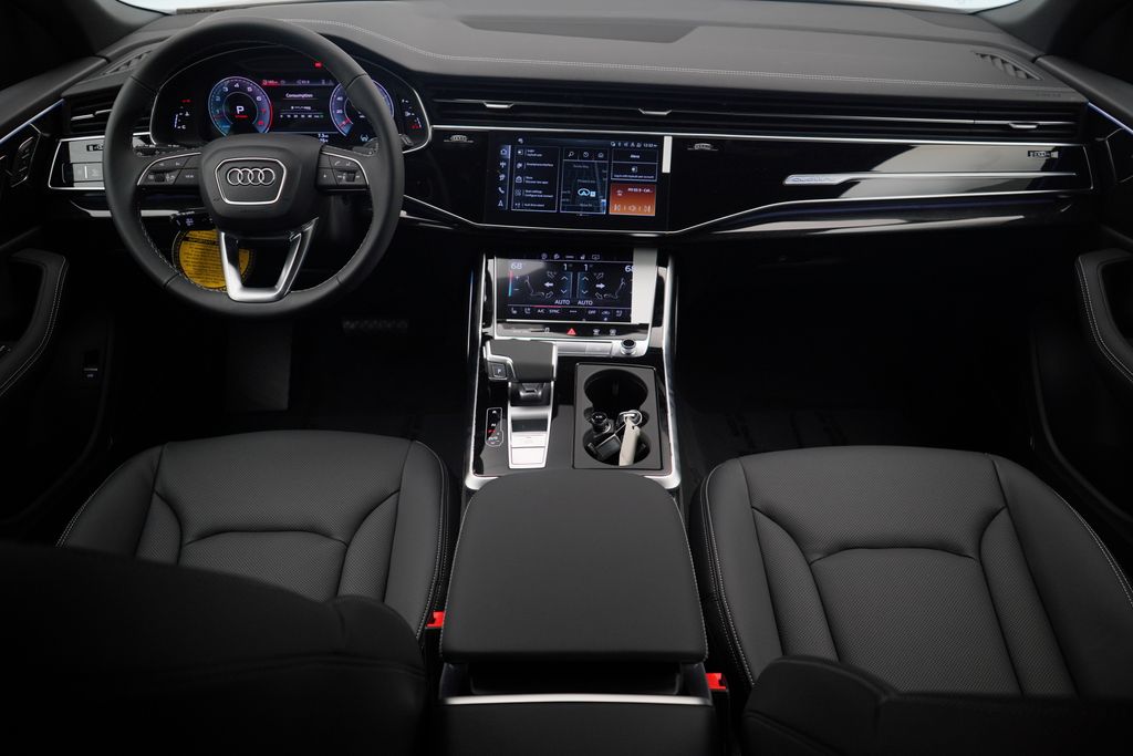 Thumbnail: 2026 Audi Q8 - 8