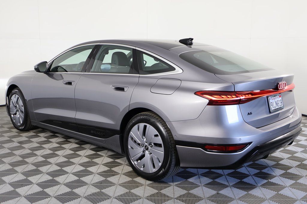 Thumbnail: 2025 Audi e-tron S - 6