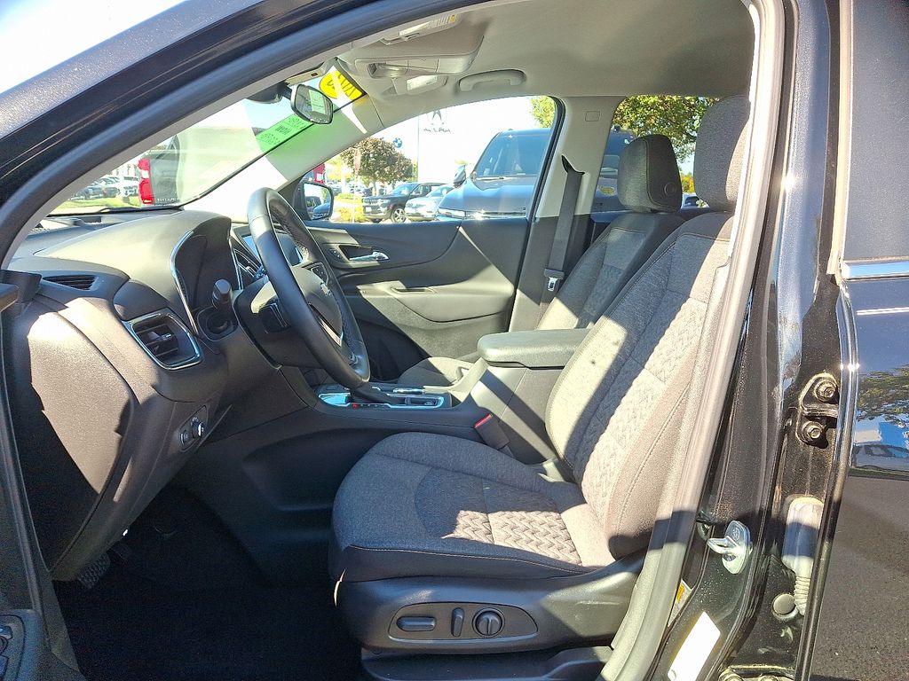 Thumbnail: 2023 Chevrolet Equinox - 14