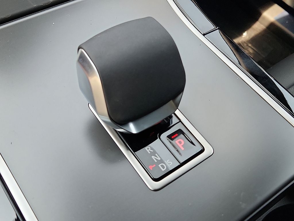 2026 Land Rover Range Rover Velar S 7